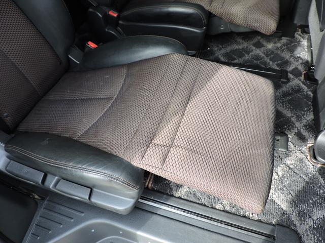 エルグランド ２５０ハイウェイスター　スマートキー　両側パワースライドドア　２２５／５５／１８社外アルミ　タイヤ５分山　ＥＴＣ　前後クリアランスソナー　ＨＤＤナビ　ＣＤ　ＤＶＤ再生　地デジフルセグ　フリップダウンモニター　バックカメラ（36枚目）