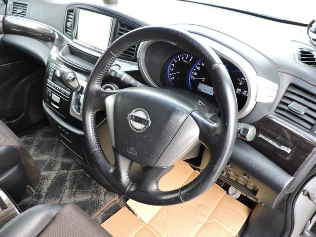 エルグランド ２５０ハイウェイスター　スマートキー　両側パワースライドドア　２２５／５５／１８社外アルミ　タイヤ５分山　ＥＴＣ　前後クリアランスソナー　ＨＤＤナビ　ＣＤ　ＤＶＤ再生　地デジフルセグ　フリップダウンモニター　バックカメラ（55枚目）