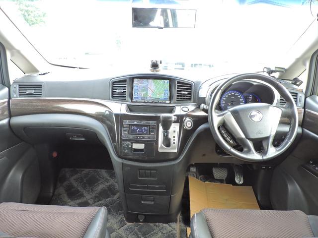 エルグランド ２５０ハイウェイスター　スマートキー　両側パワースライドドア　２２５／５５／１８社外アルミ　タイヤ５分山　ＥＴＣ　前後クリアランスソナー　ＨＤＤナビ　ＣＤ　ＤＶＤ再生　地デジフルセグ　フリップダウンモニター　バックカメラ（59枚目）