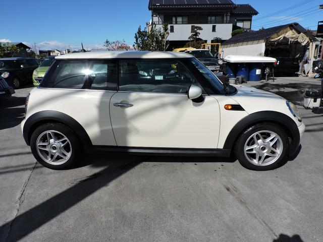 MINI ワン 1400CC タイミングチェーン 車検令和9年5月13日 ETC ポータブルナビ地デジワンセグ CD キーレス 195/55/16タイヤ7分山 ATオイル交換 ドライブレコーダー(4枚目)