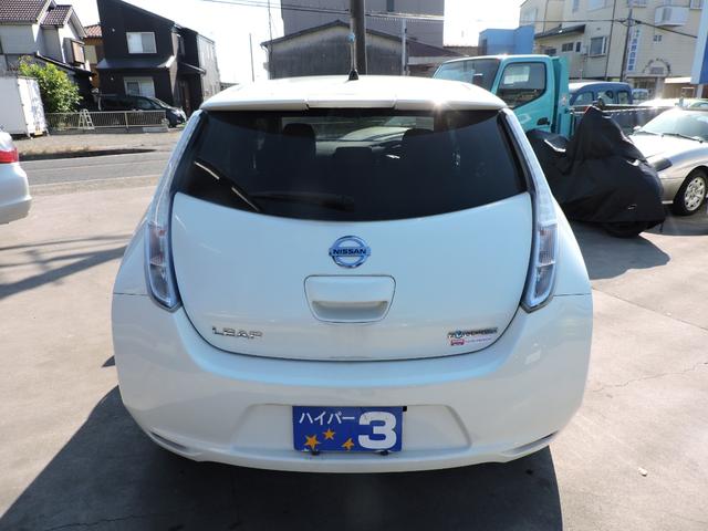 リーフ Ｓ　１２セグメント満充電時１４１キロ表示　スマートキー２個　ステアリングヒーター　シートヒーター　ＳＤナビ　ＣＤ　ブルートゥースオーディオ　２０５／５５／１６フロントタイヤ２本交換（5枚目）