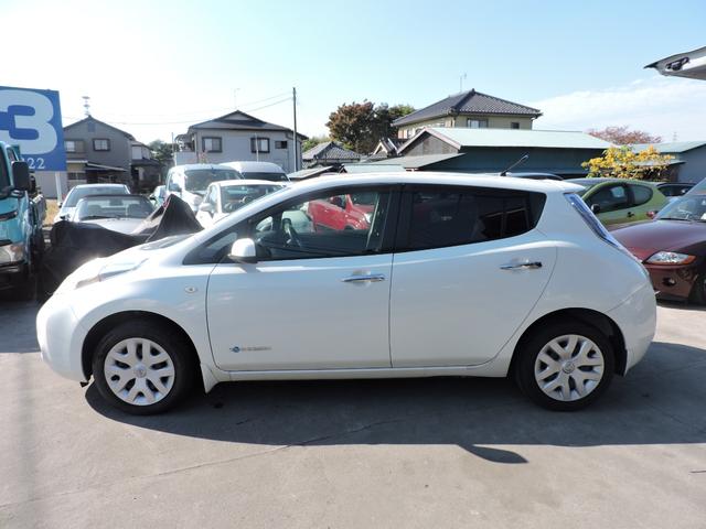 リーフ Ｓ　１２セグメント満充電時１４１キロ表示　スマートキー２個　ステアリングヒーター　シートヒーター　ＳＤナビ　ＣＤ　ブルートゥースオーディオ　２０５／５５／１６フロントタイヤ２本交換（6枚目）