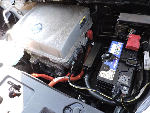 リーフ Ｓ　１２セグメント満充電時１４１キロ表示　スマートキー２個　ステアリングヒーター　シートヒーター　ＳＤナビ　ＣＤ　ブルートゥースオーディオ　２０５／５５／１６フロントタイヤ２本交換（19枚目）