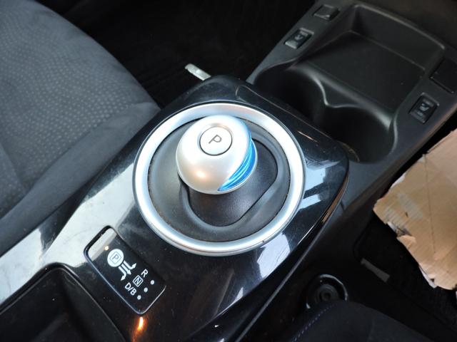 リーフ X(30kwh) 9セグメント満充電時139キロ スマートキー2個 ETC ステアリングヒーター シートヒーター SDナビ DVD再生 ブルートゥースオーディオ バックカメラ(50枚目)