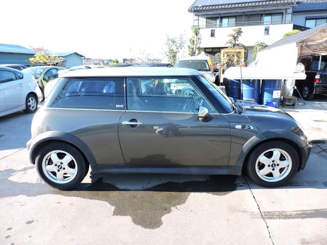 ＭＩＮＩ クーパーＳ　スーパーチャージャー　オートマ　革シート　シートヒーター　ＥＴＣ　ＣＤ　天井張り替え済　ＡＴオイル交換　ＡＴオイルストレーナー交換（4枚目）