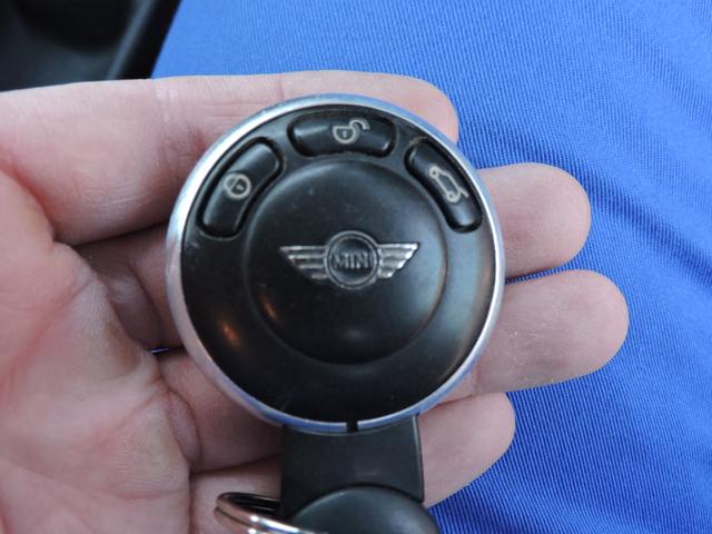 ＭＩＮＩ クーパー　クラブマン　ＣＤ　ＥＴＣ　ブラウンモケットシート　純正アルミ１７５／６５／１５　スタッドレスタイヤホイールセット１７５／６５／１５タイヤ８分山　キーレス　ＡＴオイル交換　ストレーナー交換（42枚目）