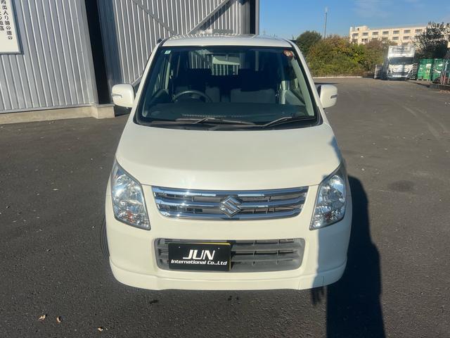 ワゴンＲ ＦＸリミテッドＩＩ　スマートキー　プッシュスタート　パナソニックナビ　テレビ　Ｂｌｕｅｔｏｏｔｈオーディオ　純正１４インチ　アルミ　走行３万キロ台（4枚目）