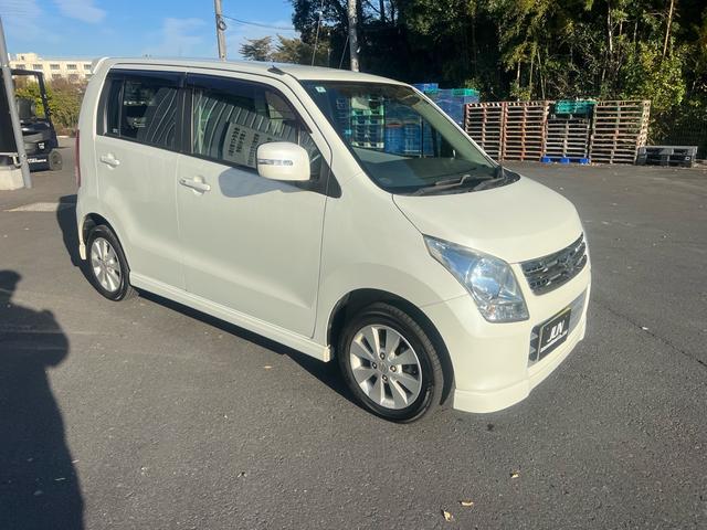 ワゴンＲ ＦＸリミテッドＩＩ　スマートキー　プッシュスタート　パナソニックナビ　テレビ　Ｂｌｕｅｔｏｏｔｈオーディオ　純正１４インチ　アルミ　走行３万キロ台（7枚目）