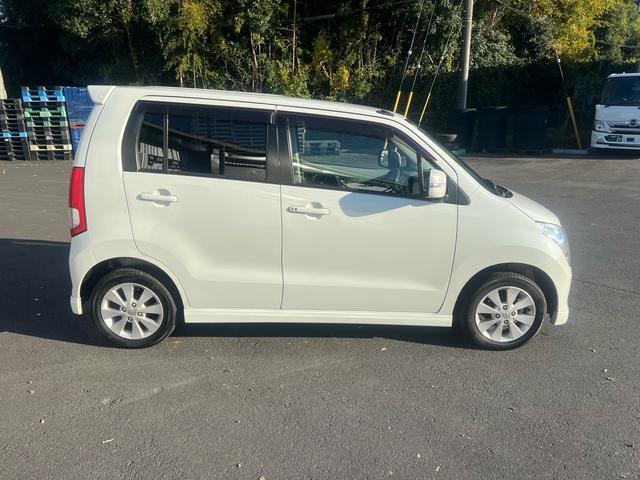 ワゴンＲ ＦＸリミテッドＩＩ　スマートキー　プッシュスタート　パナソニックナビ　テレビ　Ｂｌｕｅｔｏｏｔｈオーディオ　純正１４インチ　アルミ　走行３万キロ台（9枚目）