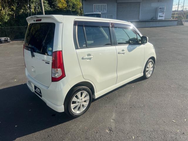 ワゴンＲ ＦＸリミテッドＩＩ　スマートキー　プッシュスタート　パナソニックナビ　テレビ　Ｂｌｕｅｔｏｏｔｈオーディオ　純正１４インチ　アルミ　走行３万キロ台（10枚目）