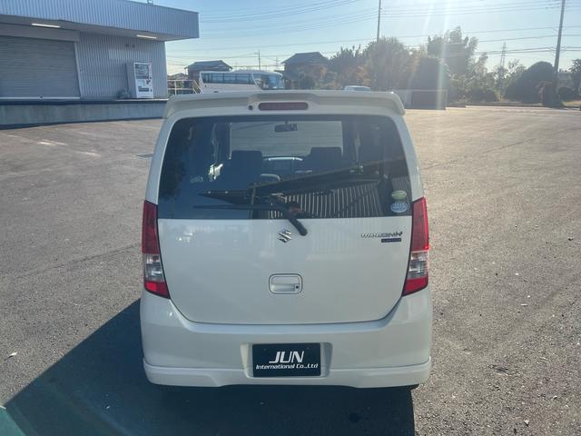 ワゴンＲ ＦＸリミテッドＩＩ　スマートキー　プッシュスタート　パナソニックナビ　テレビ　Ｂｌｕｅｔｏｏｔｈオーディオ　純正１４インチ　アルミ　走行３万キロ台（13枚目）