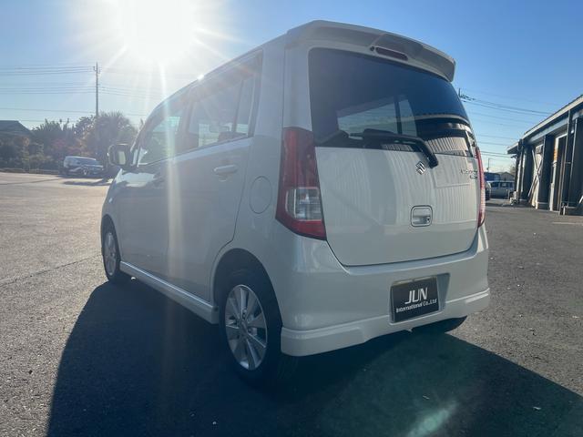 ワゴンＲ ＦＸリミテッドＩＩ　スマートキー　プッシュスタート　パナソニックナビ　テレビ　Ｂｌｕｅｔｏｏｔｈオーディオ　純正１４インチ　アルミ　走行３万キロ台（16枚目）