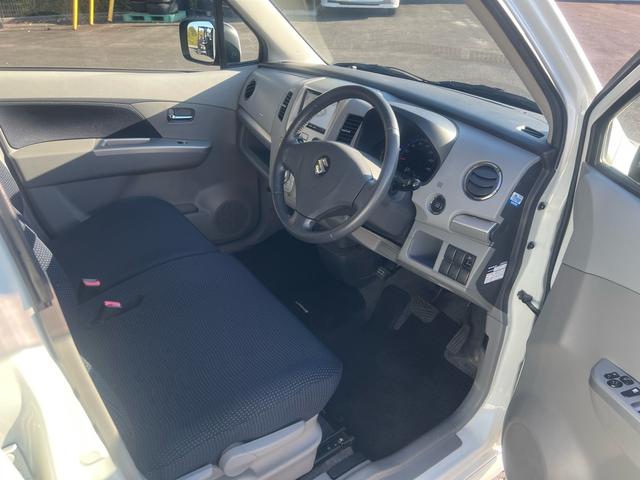 ワゴンＲ ＦＸリミテッドＩＩ　スマートキー　プッシュスタート　パナソニックナビ　テレビ　Ｂｌｕｅｔｏｏｔｈオーディオ　純正１４インチ　アルミ　走行３万キロ台（29枚目）