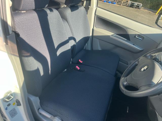 ワゴンＲ ＦＸリミテッドＩＩ　スマートキー　プッシュスタート　パナソニックナビ　テレビ　Ｂｌｕｅｔｏｏｔｈオーディオ　純正１４インチ　アルミ　走行３万キロ台（30枚目）