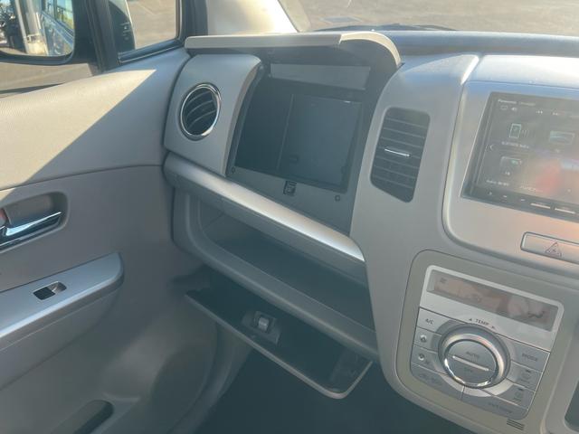 ワゴンＲ ＦＸリミテッドＩＩ　スマートキー　プッシュスタート　パナソニックナビ　テレビ　Ｂｌｕｅｔｏｏｔｈオーディオ　純正１４インチ　アルミ　走行３万キロ台（50枚目）