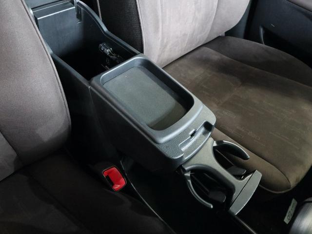 マークＸジオ ２４０Ｆ　ブラックパールリミテッド　特別仕様車　３列シート　７人乗り　純正メモリナビ　ＣＤ／ＤＶＤ／ＭＳ／ＴＶ再生　バックカメラ　ＥＴＣ　スマートキー　スペアキー　ＨＩＤライト　ディーラー整備記録簿　ワンオーナー（34枚目）
