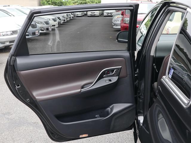 マークＸジオ ２４０Ｆ　ブラックパールリミテッド　特別仕様車　３列シート　７人乗り　純正メモリナビ　ＣＤ／ＤＶＤ／ＭＳ／ＴＶ再生　バックカメラ　ＥＴＣ　スマートキー　スペアキー　ＨＩＤライト　ディーラー整備記録簿　ワンオーナー（42枚目）