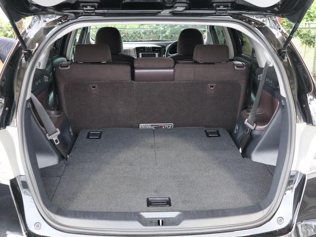 マークＸジオ ２４０Ｆ　ブラックパールリミテッド　特別仕様車　３列シート　７人乗り　純正メモリナビ　ＣＤ／ＤＶＤ／ＭＳ／ＴＶ再生　バックカメラ　ＥＴＣ　スマートキー　スペアキー　ＨＩＤライト　ディーラー整備記録簿　ワンオーナー（44枚目）