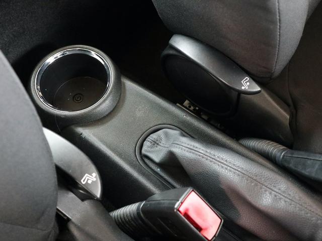 ＭＩＮＩ クーパー　Ｒ５６型　３ドア　ミニクーパー　オートエアコン　パワステ　パワーウインド　ＡＢＳ　エアバック　キーレス　純正１５インチアルミ　フォグランプ（30枚目）