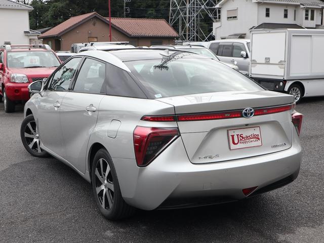 ＭＩＲＡＩ ベースグレード　水素自動車　純正ＳＤナビ　ＣＤ／ＤＶＤ／Ｂｌｕｅｔｏｏｔｈ／ＴＶ再生　バックカメラ　ＥＴＣ　スマートキー　レーダークルコン　黒革シート　全席シートヒーター　ステアリングヒーター　ＬＥＤヘッドライト（8枚目）