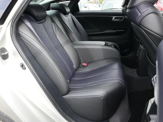 ＭＩＲＡＩ ベースグレード　水素自動車　純正ＳＤナビ　ＣＤ／ＤＶＤ／Ｂｌｕｅｔｏｏｔｈ／ＴＶ再生　バックカメラ　ＥＴＣ　スマートキー　レーダークルコン　黒革シート　全席シートヒーター　ステアリングヒーター　ＬＥＤヘッドライト（11枚目）