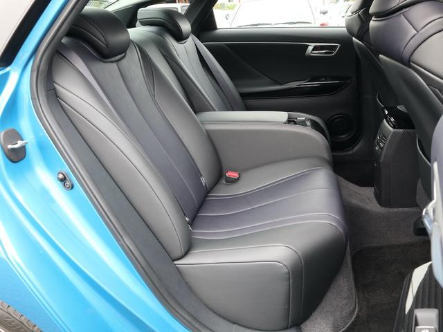 ＭＩＲＡＩ ベースグレード　水素自動車　純正ＳＤナビ　ＣＤ／ＤＶＤ／Ｂｌｕｅｔｏｏｔｈ／ＴＶ再生　バックカメラ　ＥＴＣ　スマートキー　レーダークルコン　黒革シート　全席シートヒーター　ステアリングヒーター　ＬＥＤヘッドライト（11枚目）