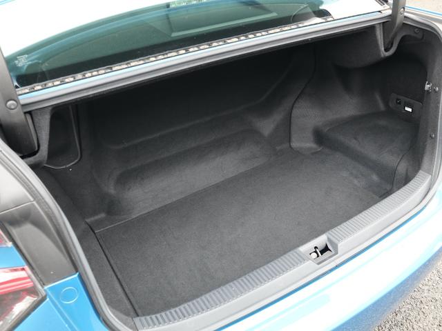 ＭＩＲＡＩ ベースグレード　水素自動車　純正ＳＤナビ　ＣＤ／ＤＶＤ／Ｂｌｕｅｔｏｏｔｈ／ＴＶ再生　バックカメラ　ＥＴＣ　スマートキー　レーダークルコン　黒革シート　全席シートヒーター　ステアリングヒーター　ＬＥＤヘッドライト（17枚目）