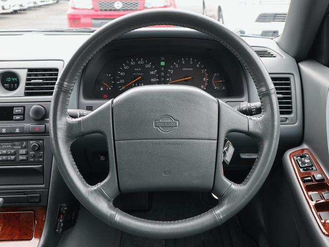 NISSAN LAUREL 25CLUB S