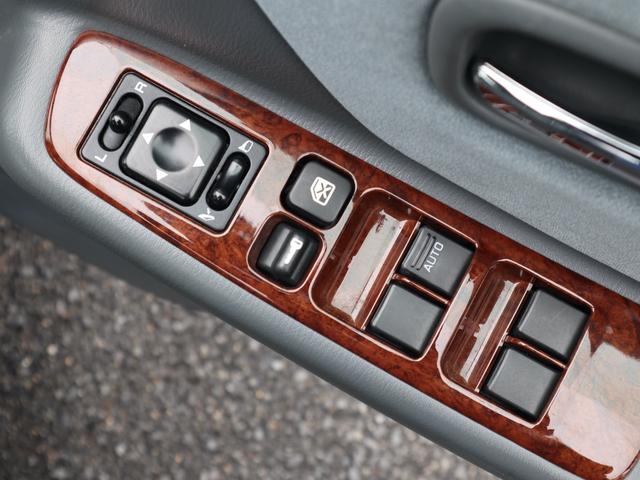NISSAN LAUREL 25CLUB S