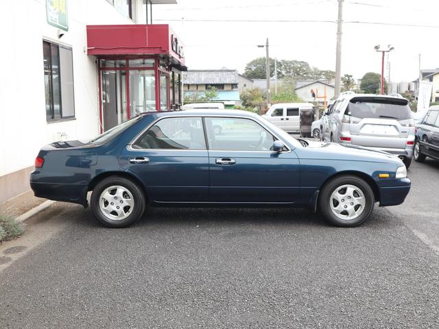 NISSAN LAUREL 25CLUB S