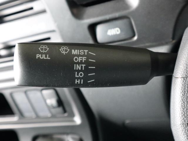 ハイゼットカーゴ デッキバン 5速MT 4WD エアコン パワステ ドアバイザー 純正流用14インチアルミ 夏タイヤ4本新品 スタッドレスタイヤ積込 車検記録簿 軽トラ(23枚目)