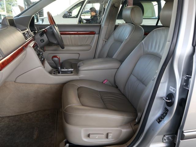 TOYOTA PROGRES NC300 WALNUT PACKAGE