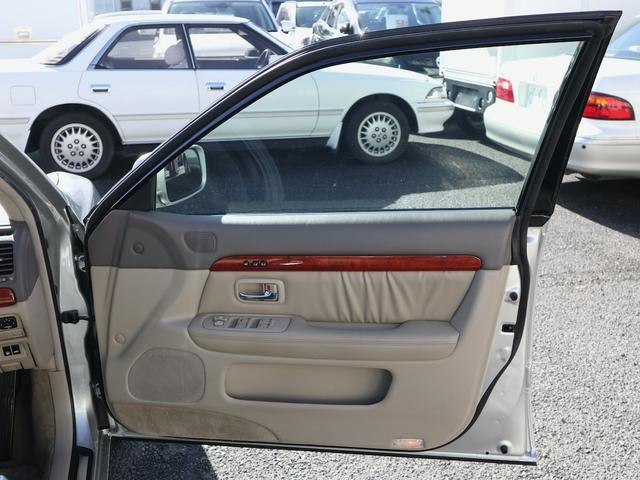 TOYOTA PROGRES NC300 WALNUT PACKAGE