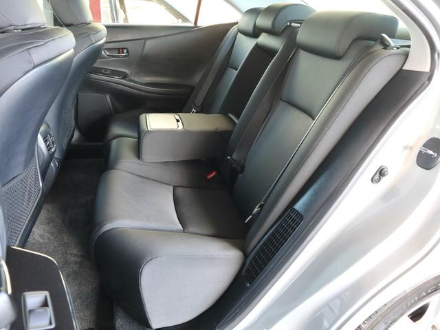 ＨＳ ＨＳ２５０ｈ　純正ＨＤＤナビ　ＣＤ／ＭＤ／ＤＶＤ／ＭＳ／ＴＶ／Ｂｌｕｅｔｏｏｔｈ再生　バックカメラ　ＥＴＣ　スマートキー　クルコン　電動コーナーポール　ＬＥＤライト　純正１７インチアルミ（12枚目）