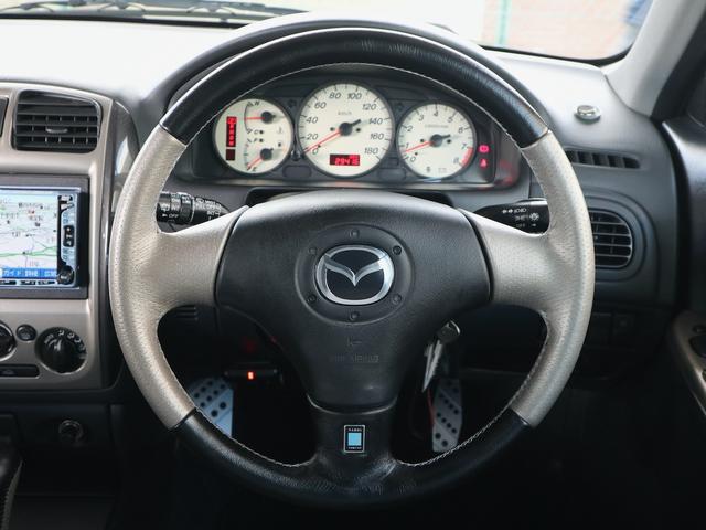 ファミリアＳ－ワゴン スポルト２０　ＤＶＤナビ　ＣＤＭＤ再生　ＥＴＣ　キーレス　純正ナルディステア　エアロ　リアスポイラー　ドアバイザー　純正１６インチアルミ　フロントフォグランプ　ディーラー整備記録簿　ワンオーナー（13枚目）