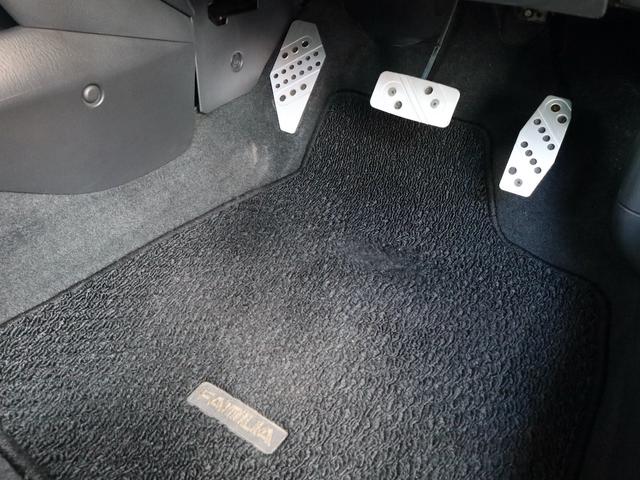 ファミリアＳ－ワゴン スポルト２０　ＤＶＤナビ　ＣＤＭＤ再生　ＥＴＣ　キーレス　純正ナルディステア　エアロ　リアスポイラー　ドアバイザー　純正１６インチアルミ　フロントフォグランプ　ディーラー整備記録簿　ワンオーナー（32枚目）