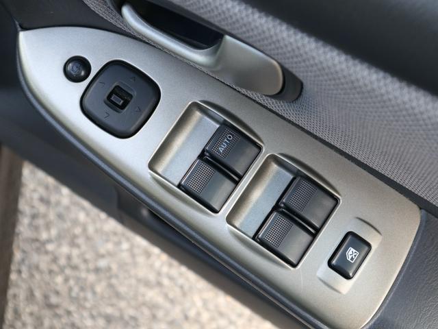 ファミリアＳ－ワゴン スポルト２０　ＤＶＤナビ　ＣＤＭＤ再生　ＥＴＣ　キーレス　純正ナルディステア　エアロ　リアスポイラー　ドアバイザー　純正１６インチアルミ　フロントフォグランプ　ディーラー整備記録簿　ワンオーナー（36枚目）