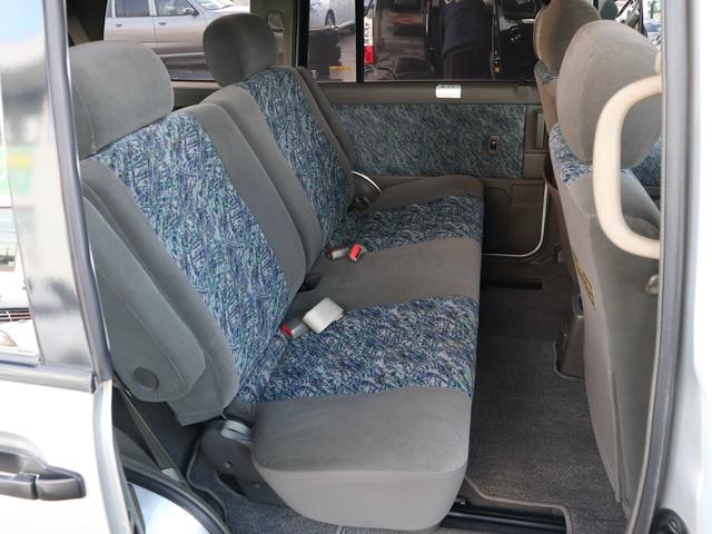 プレーリージョイ エアロエクスプレス　オーテック　専用フルエアロ　大型リアスポイラー　ルーフレール　ドアバイザー　純正１４インチアルミ　純正ＣＤオーディオ　３列シート　７人乗り　両側スライドドア　ＳＲ２０ＤＥエンジン　フルノーマル車（11枚目）