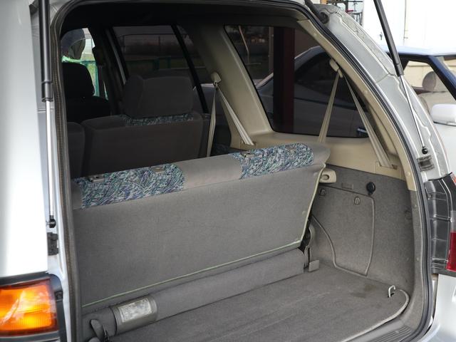 プレーリージョイ エアロエクスプレス　オーテック　専用フルエアロ　大型リアスポイラー　ルーフレール　ドアバイザー　純正１４インチアルミ　純正ＣＤオーディオ　３列シート　７人乗り　両側スライドドア　ＳＲ２０ＤＥエンジン　フルノーマル車（19枚目）