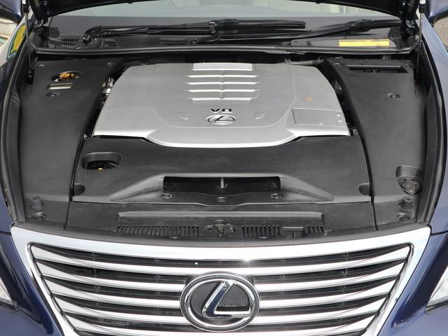 ＬＳ ＬＳ４６０　バージョンＣ　Ｉパッケージ　中期型　ベージュ内装　サンルーフ　純正ＨＤＤナビ　ＣＤ／ＤＶＤ／ＭＳ／ＴＶ再生　バックカメラ　ＥＴＣ　スマートキー　クルコン　ＨＩＤライト　冷暖パワーシート　リアシートヒーター　リアシェード（4枚目）