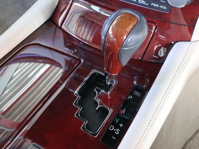 ＬＳ ＬＳ４６０　バージョンＣ　Ｉパッケージ　中期型　ベージュ内装　サンルーフ　純正ＨＤＤナビ　ＣＤ／ＤＶＤ／ＭＳ／ＴＶ再生　バックカメラ　ＥＴＣ　スマートキー　クルコン　ＨＩＤライト　冷暖パワーシート　リアシートヒーター　リアシェード（14枚目）