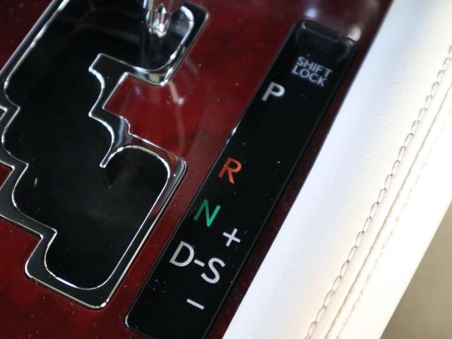 ＬＳ ＬＳ４６０　バージョンＣ　Ｉパッケージ　中期型　ベージュ内装　サンルーフ　純正ＨＤＤナビ　ＣＤ／ＤＶＤ／ＭＳ／ＴＶ再生　バックカメラ　ＥＴＣ　スマートキー　クルコン　ＨＩＤライト　冷暖パワーシート　リアシートヒーター　リアシェード（33枚目）