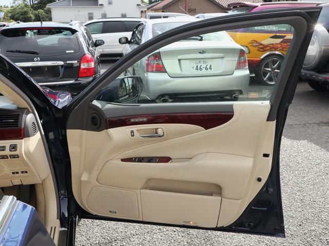 ＬＳ ＬＳ４６０　バージョンＣ　Ｉパッケージ　中期型　ベージュ内装　サンルーフ　純正ＨＤＤナビ　ＣＤ／ＤＶＤ／ＭＳ／ＴＶ再生　バックカメラ　ＥＴＣ　スマートキー　クルコン　ＨＩＤライト　冷暖パワーシート　リアシートヒーター　リアシェード（40枚目）