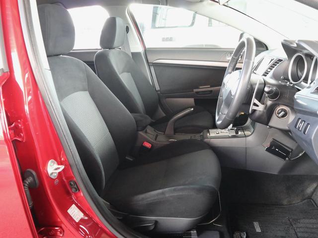 ギャランフォルティススポーツバック スポーツ　５ドア　純正ＳＤナビ　ＣＤ／ＤＶＤ／ＴＶ再生　バックカメラ　ＥＴＣ　スマートキー　クルコン　パドルシフト　ＨＩＤライト　フォグランプ　純正１８インチアルミ　リアスポイラー　ドアバイザー　フルノーマル（9枚目）