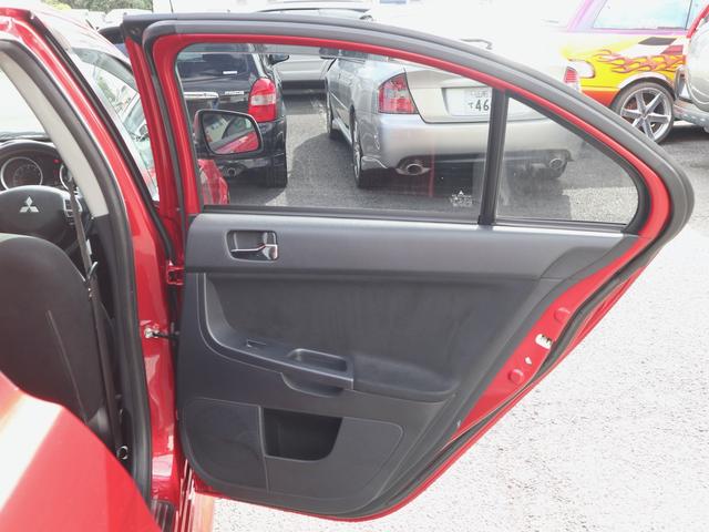 ギャランフォルティススポーツバック スポーツ　５ドア　純正ＳＤナビ　ＣＤ／ＤＶＤ／ＴＶ再生　バックカメラ　ＥＴＣ　スマートキー　クルコン　パドルシフト　ＨＩＤライト　フォグランプ　純正１８インチアルミ　リアスポイラー　ドアバイザー　フルノーマル（41枚目）