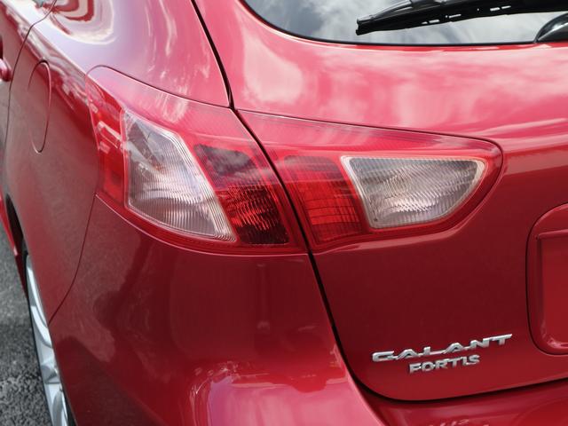 ギャランフォルティススポーツバック スポーツ　５ドア　純正ＳＤナビ　ＣＤ／ＤＶＤ／ＴＶ再生　バックカメラ　ＥＴＣ　スマートキー　クルコン　パドルシフト　ＨＩＤライト　フォグランプ　純正１８インチアルミ　リアスポイラー　ドアバイザー　フルノーマル（57枚目）