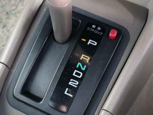 ビスタ ＶＪサルーン　最終後期型　オートエアコン　パワステ　パワーウインド　ＡＢＳ　Ｗエアバック　ＨＤＤナビ　ＣＤ／ＭＤ／ＭＳ再生　ＥＴＣ　キーレス　電動格納ミラー　ドアバイザー（29枚目）