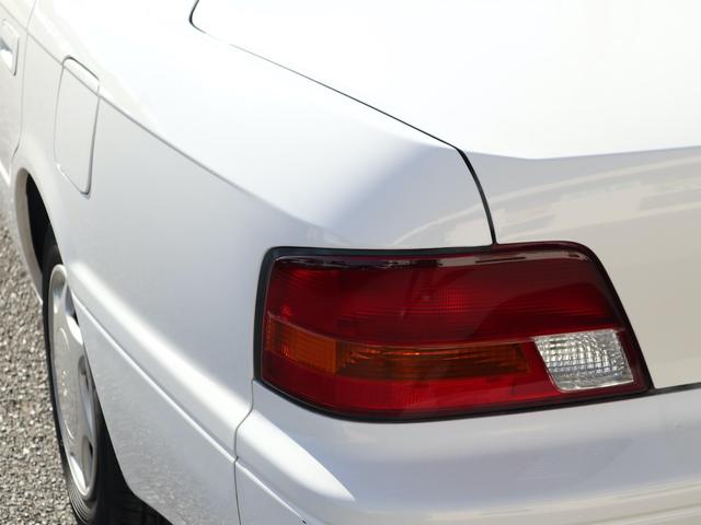 ビスタ ＶＪサルーン　最終後期型　オートエアコン　パワステ　パワーウインド　ＡＢＳ　Ｗエアバック　ＨＤＤナビ　ＣＤ／ＭＤ／ＭＳ再生　ＥＴＣ　キーレス　電動格納ミラー　ドアバイザー（50枚目）