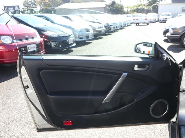 スカイライン ３５０ＧＴ　フロントエアロ　リアスポイラー　純正１７インチアルミ　純正ナビ＆社外ＨＤＤナビ　社外ツイーター／サブウーハー　ＣＤ／ＤＶＤＢＴ／ＴＶ再生　ＥＴＣ　パワーシート　ＨＩＤライト　フォグランプ（42枚目）