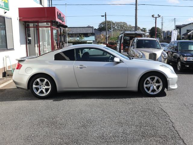 スカイライン ３５０ＧＴ　フロントエアロ　リアスポイラー　純正１７インチアルミ　純正ナビ＆社外ＨＤＤナビ　社外ツイーター／サブウーハー　ＣＤ／ＤＶＤＢＴ／ＴＶ再生　ＥＴＣ　パワーシート　ＨＩＤライト　フォグランプ（49枚目）